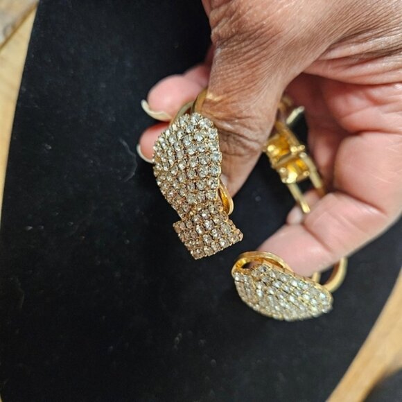 Betsey Johnson Crystal Rhinestone Bow Bracelet - Picture 4 of 5